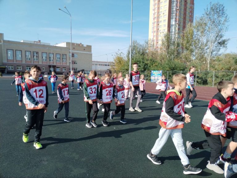 4 октября МАОУ  инженерно-технологическая школа 27 приняла участие в сдаче норм ГТО
